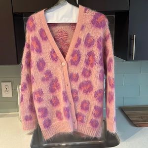 Miu Miu pink cardigan. Italian size 40 which is equivalent to an IT40.